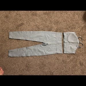 Workout set halter top style